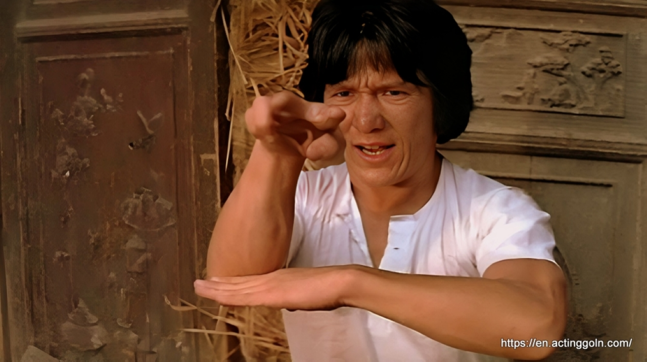 8. Bitten on the Ear by a Real Snake During a Scene!In Snake in the Eagle’s Shadow, a real snake was used during filming. At one point, the snake bit Jackie’s ear! But instead of panicking, Jackie continued the scene until the end. Only then did he shake off the snake. The entire crew was stunned by his dedication.